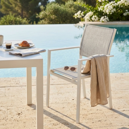 Poltrona con braccioli impilabile da giardino Jamaica - BiancaEDENYA