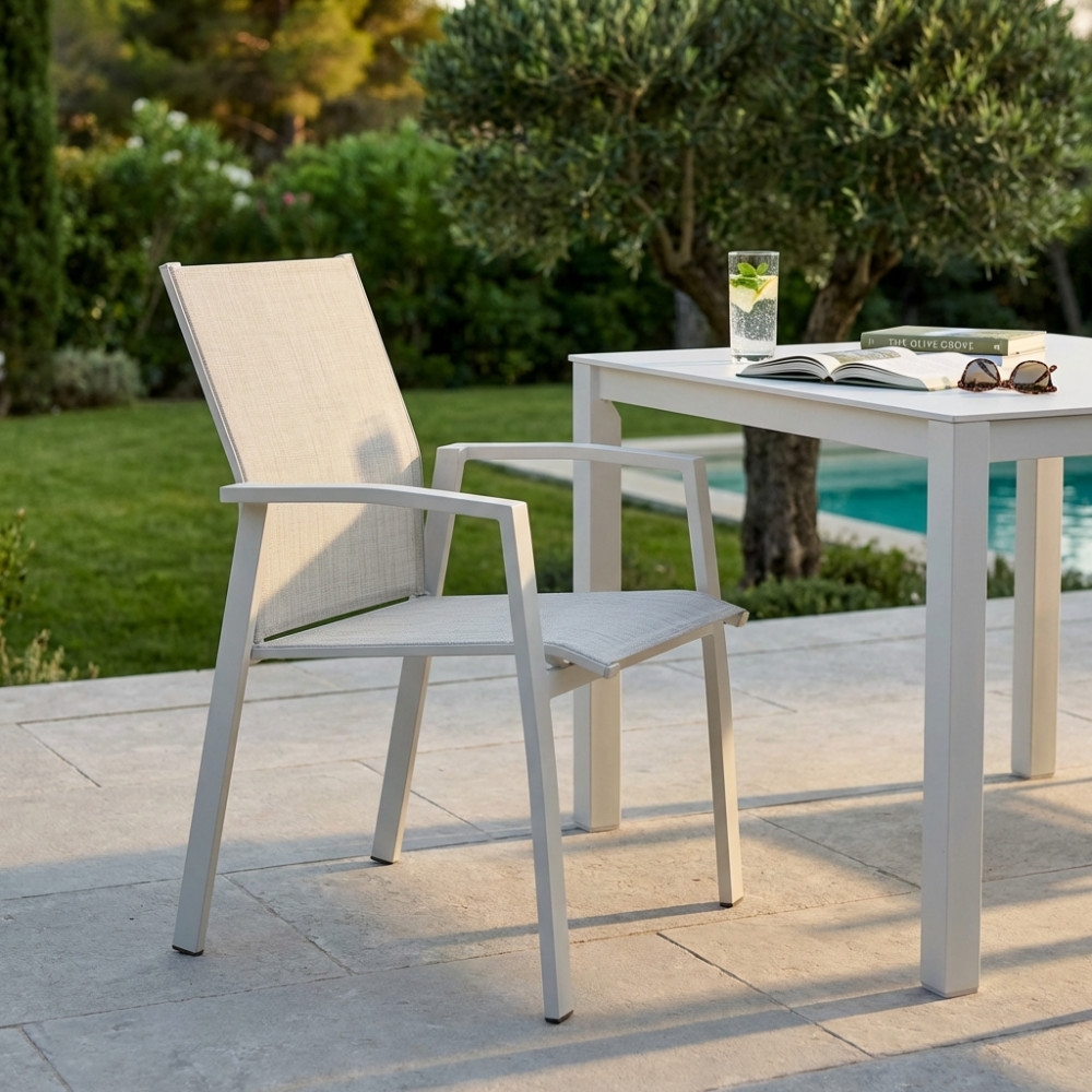 Poltrona in metallo con seduta e schienale in textilene impilabile - Tortora MailiEDENYA