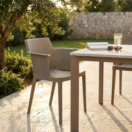 Poltrona da giardino impilabile in polipropilene tortora CathyEDENYA