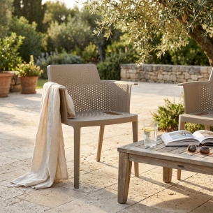 Poltrona da giardino impilabile in polipropilene tortora CathyEDENYA