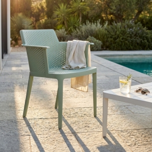 Poltrona da giardino impilabile in polipropilene verde menta CathyEDENYA