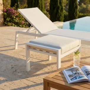 Poggiapiedi con cuscino in tessuto bianco 65x56x41cm - GiacartaEDENYA