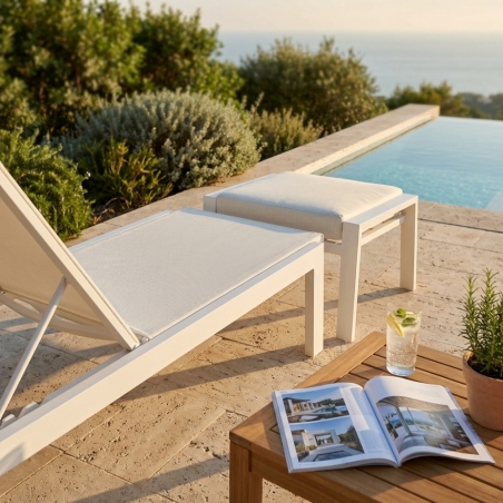 Poggiapiedi con cuscino in tessuto bianco 65x56x41cm - GiacartaEDENYA