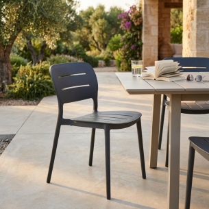 Sedia impilabile in polipropilene antracite - GISELLEEDENYA