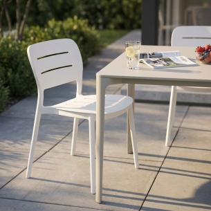 Sedia impilabile in polipropilene bianca - GISELLEEDENYA