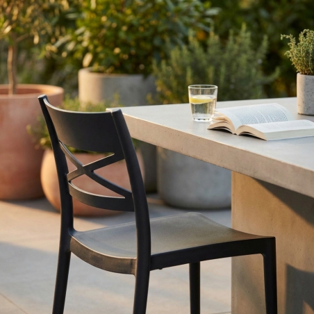 Sedia impilabile in polipropilene grigia da giardino - DARLEEN -2