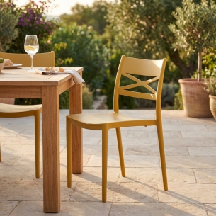 Sedia impilabile in polipropilene gialla da giardino - DARLEEN -1