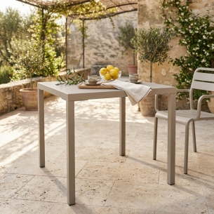 Tavolo da esterno impilabile 80x80 - Tortora ManchesterEDENYA