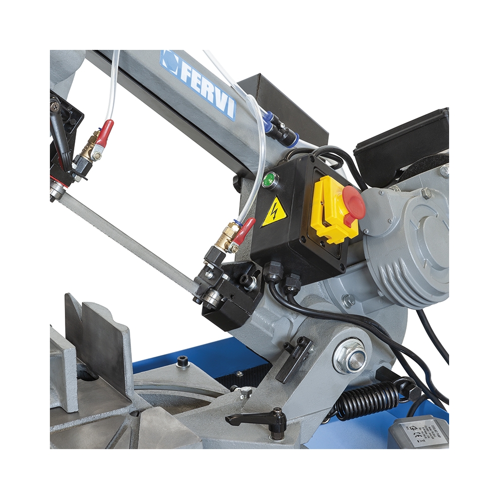Segatrice a nastro con discesa manuale FERVI 0255 con lama 1735 x 13 x 0,65 mm, motore 230 V 50 Hz 0,55 kW e velocità 34 m/min -
