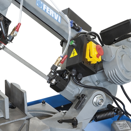 Segatrice a nastro con discesa manuale FERVI 0255 con lama 1735 x 13 x 0,65 mm, motore 230 V 50 Hz 0,55 kW e velocità 34 m/min -