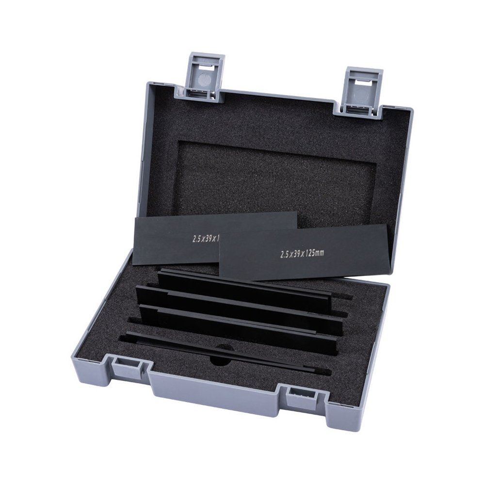 Set parallele magnetiche FERVI 0766/125 con dimensioni 125 x 2,5 x (15-30-35-37-39) mm, durezza HRC 60 e precisione ± 0,005 mm -