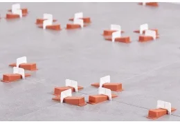 Distanziatori livellanti piastrelle: confronto tra RLS, RLS Evo, Mapelevel e Proleveling