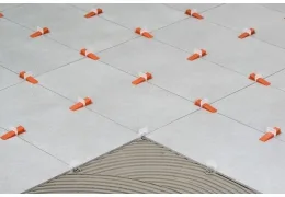 Come usare correttamente il sistema livellante per piastrelle: guida passo passo